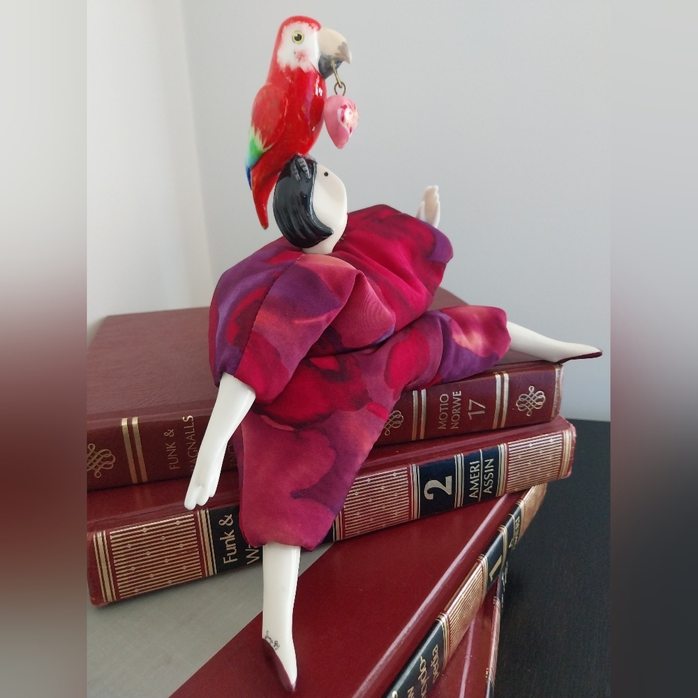 Artistic Ceramic Figurine with Parrot - Picture 12 of 14